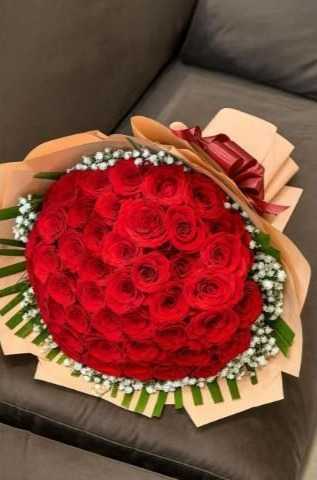 باقة 50 ورود حمراء جميلة ولطيفة